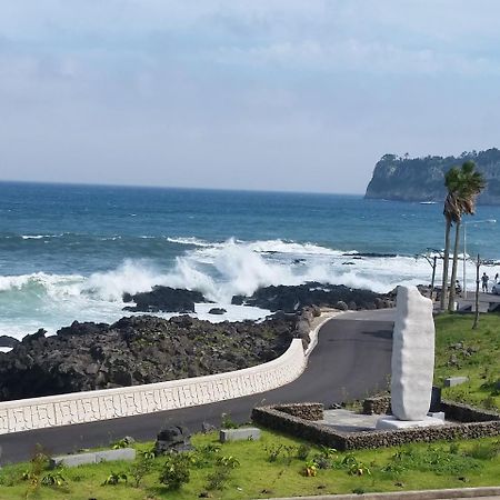 Tov Pension Seogwipo Bagian luar foto