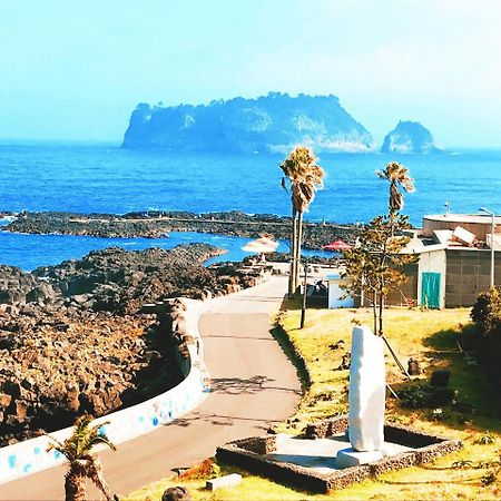 Tov Pension Seogwipo Bagian luar foto