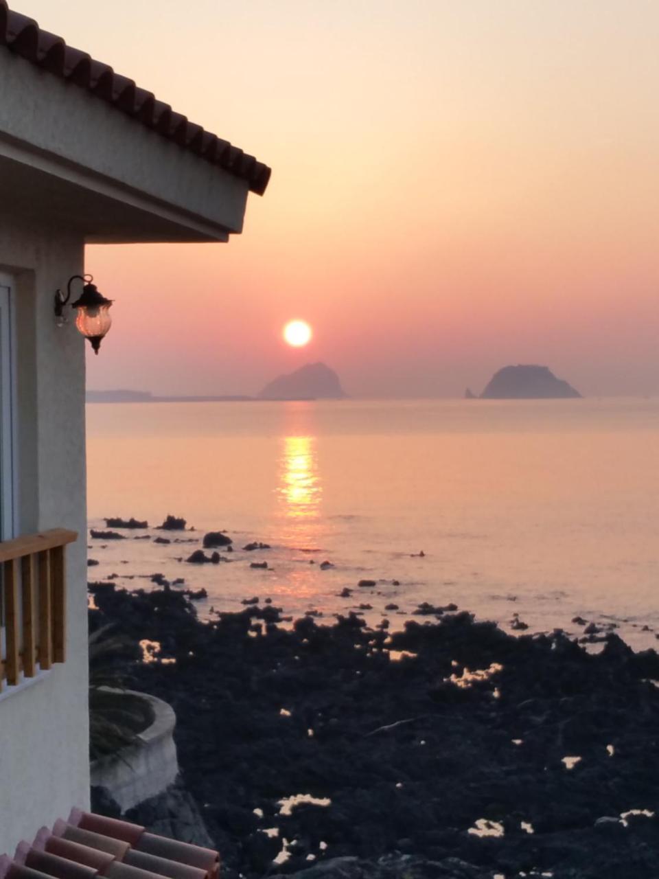 Tov Pension Seogwipo Bagian luar foto