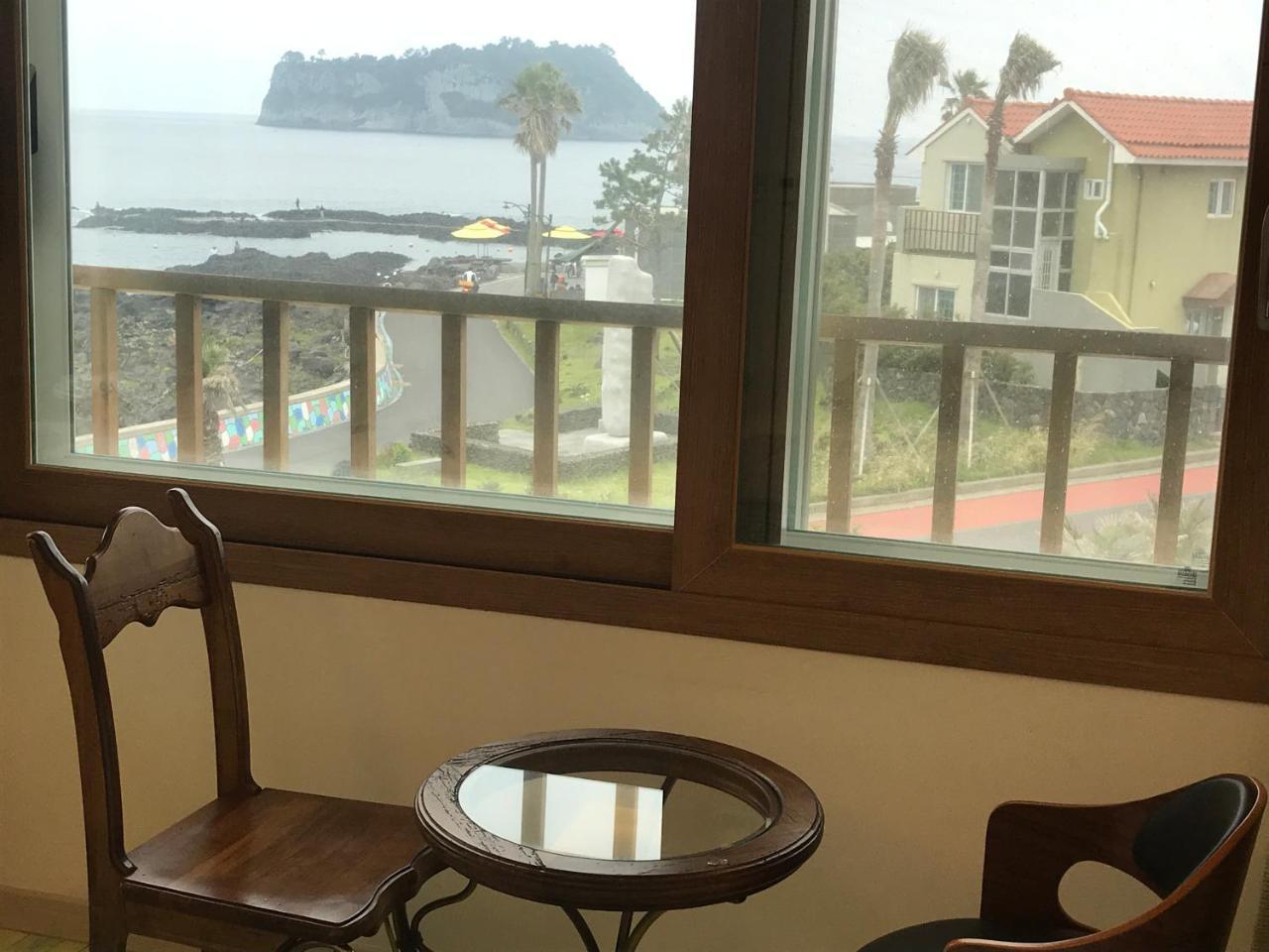 Tov Pension Seogwipo Bagian luar foto