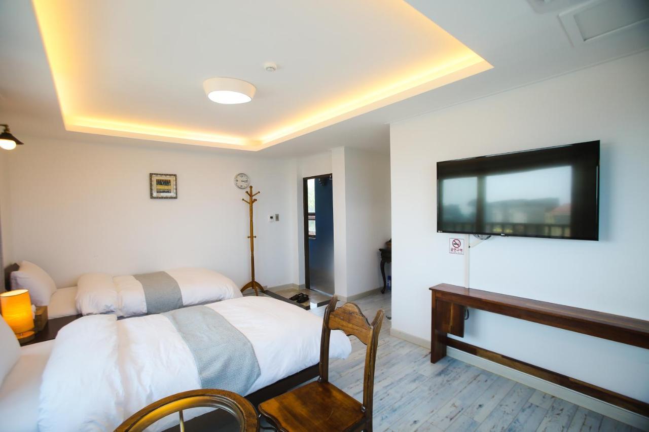 Tov Pension Seogwipo Bagian luar foto