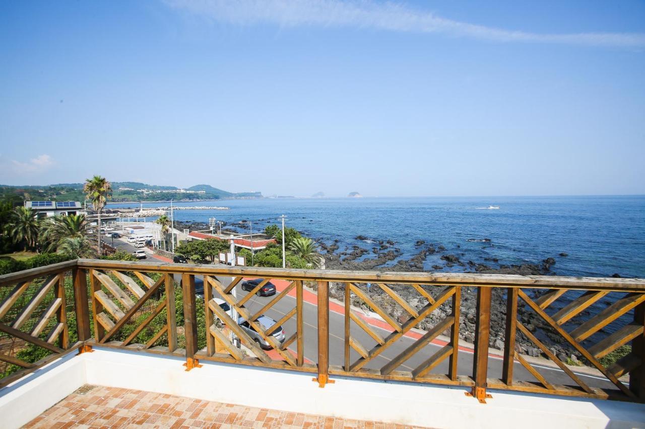 Tov Pension Seogwipo Bagian luar foto